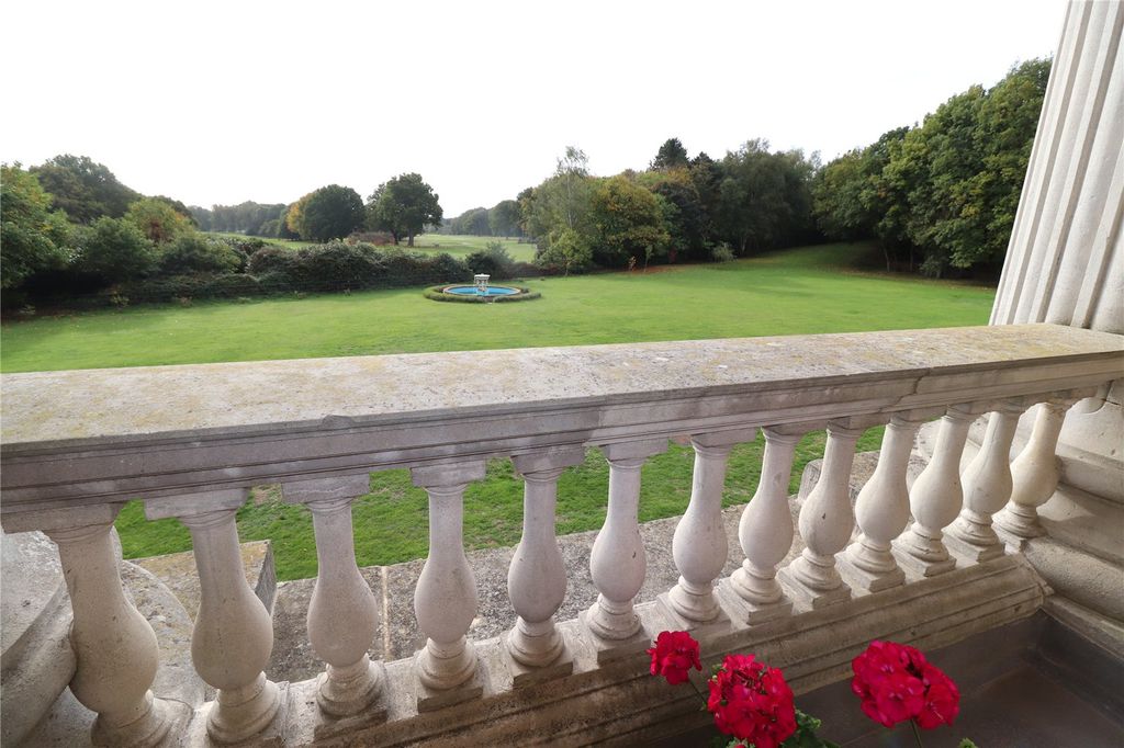 Additional image 8 of 3 bed flat for saleThorndon Hall, Thorndon Park, Ingrave, Brentwood CM13
