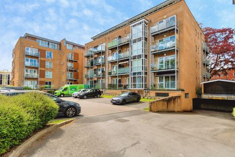 Suttones Place, Southampton, Hampshire SO15