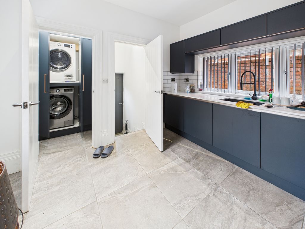 Additional image 6 of 4 bed semi-detached house for saleTaunton Road, Bridgwater TA6