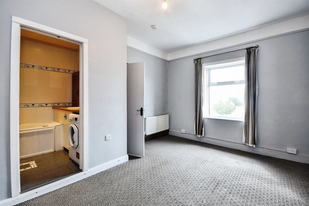 Additional image 8 of 1 bed flat for saleMarket Place, Blandford Forum DT11