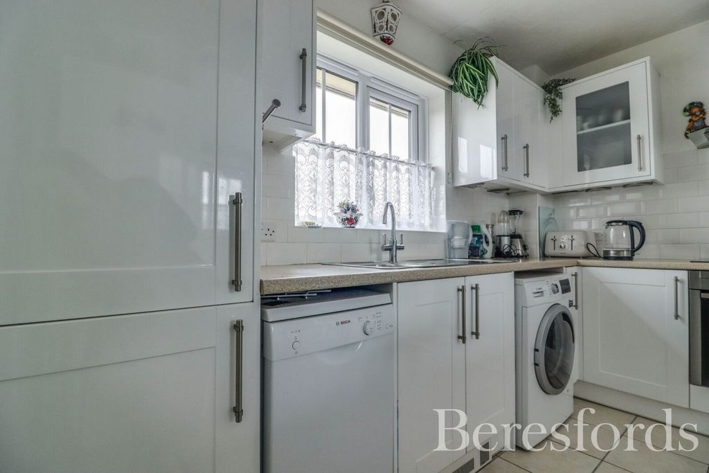 Additional image 9 of 2 bed flat for saleKeeble Way, Braintree CM7