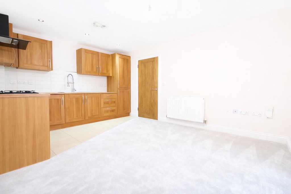 Additional image 3 of 2 bed flat for saleSherborne Road, Bradford BD10