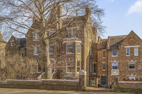 Chester House, London, London SE4