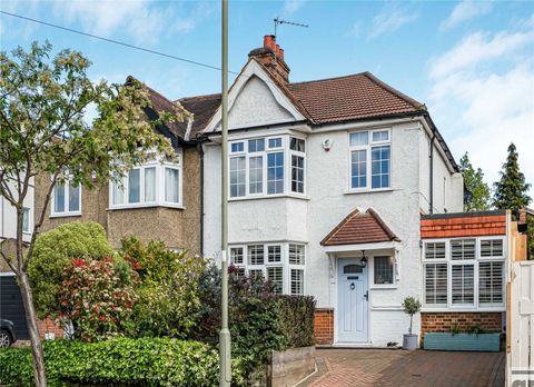 Ridgeview Road, Totteridge, London N20