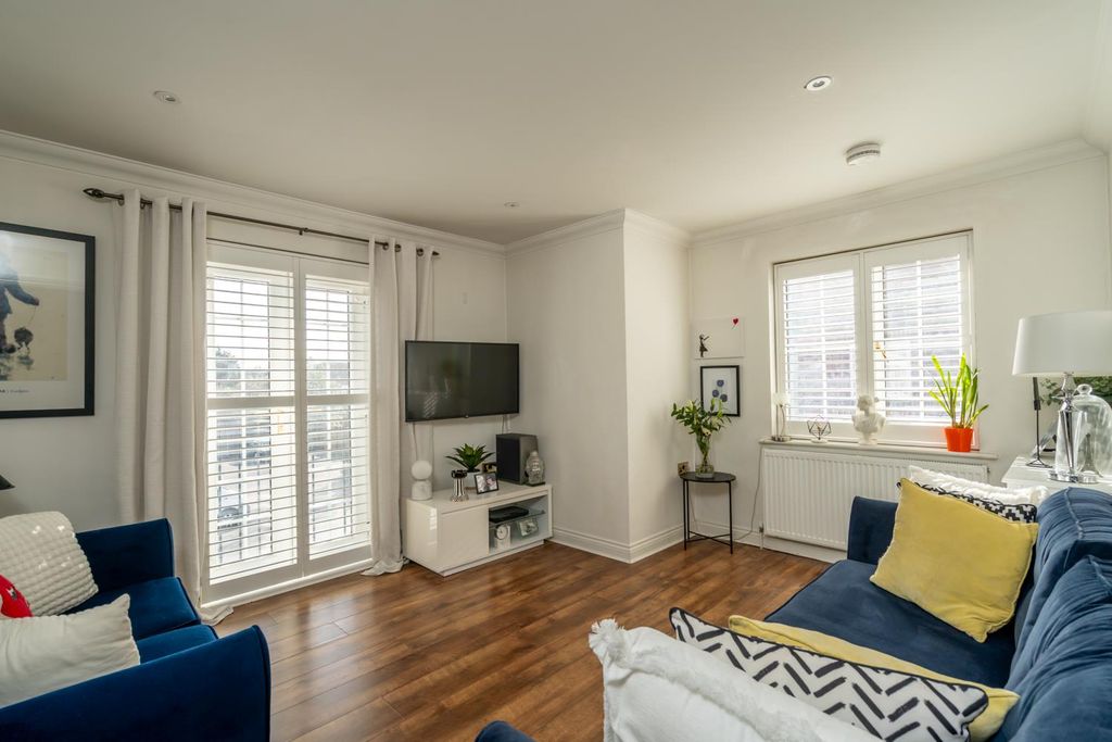 Additional image 2 of 2 bed flat for salePrincess Avenue, Aldwick, Bognor Regis PO21