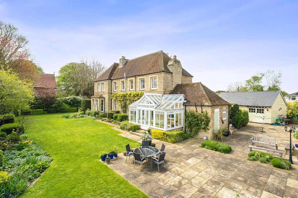5 bed detached house for saleBlunham Road, Moggerhanger MK44