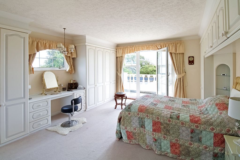 Additional image 19 of 4 bed detached house for saleThe Drive, Craigweil Private Estate, Aldwick, West Sussex PO21