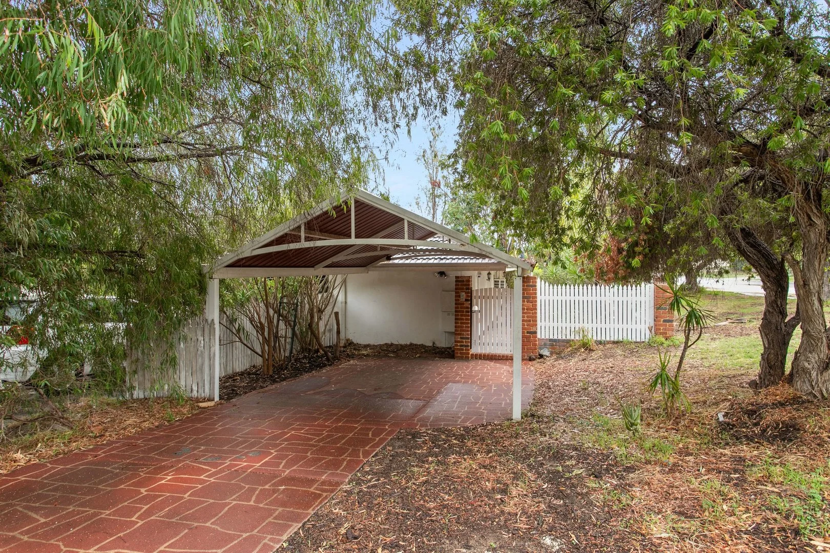 1a Chiswick St, Wembley Downs WA 6019