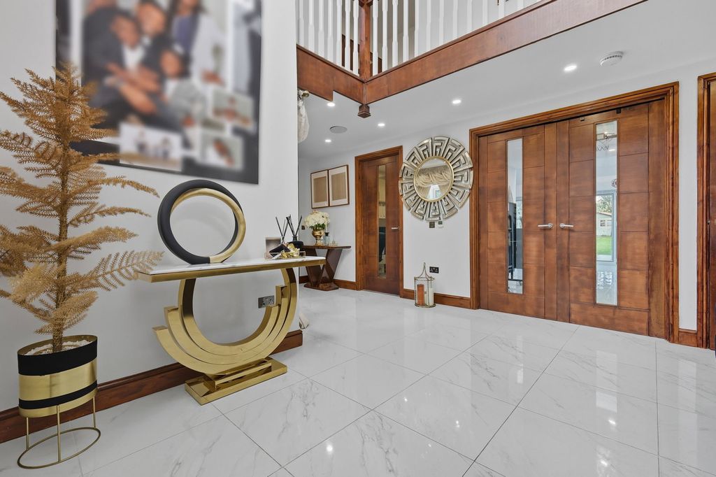 Additional image 3 of 7 bed detached house for saleWidworthy Hayes, Hutton Mount, Brentwood CM13