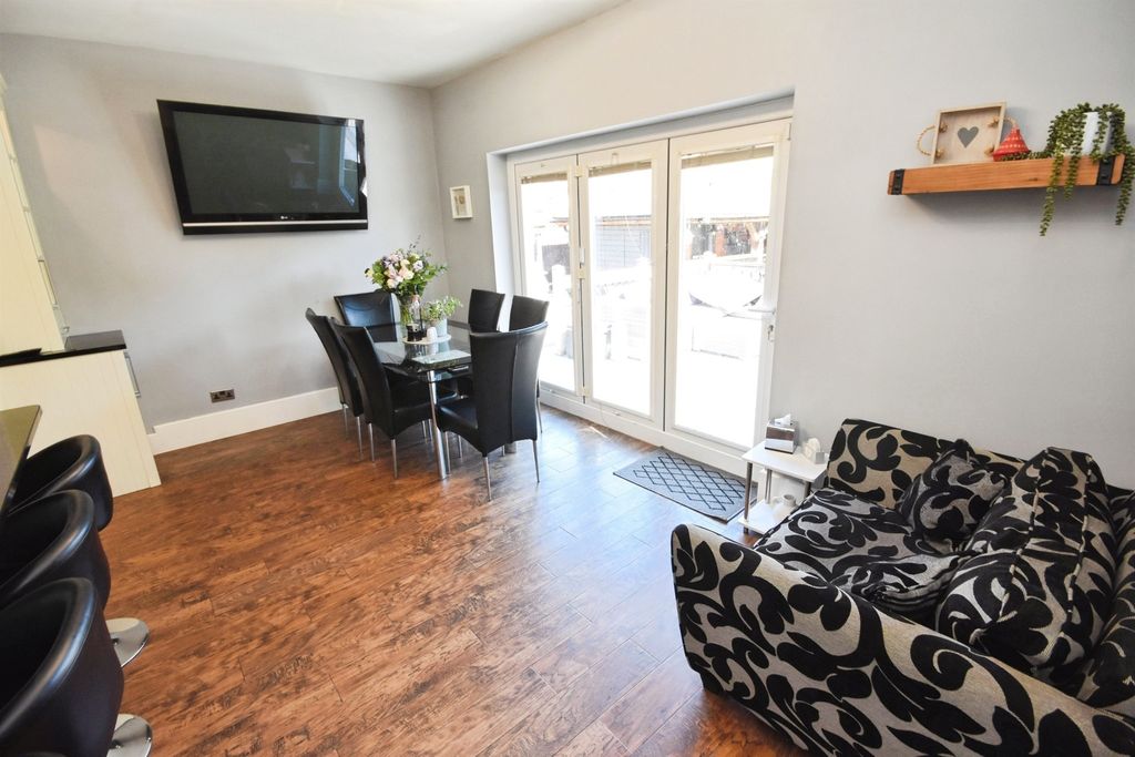 Additional image 7 of 6 bed detached house for saleSt. Peters Close, Braintree CM7