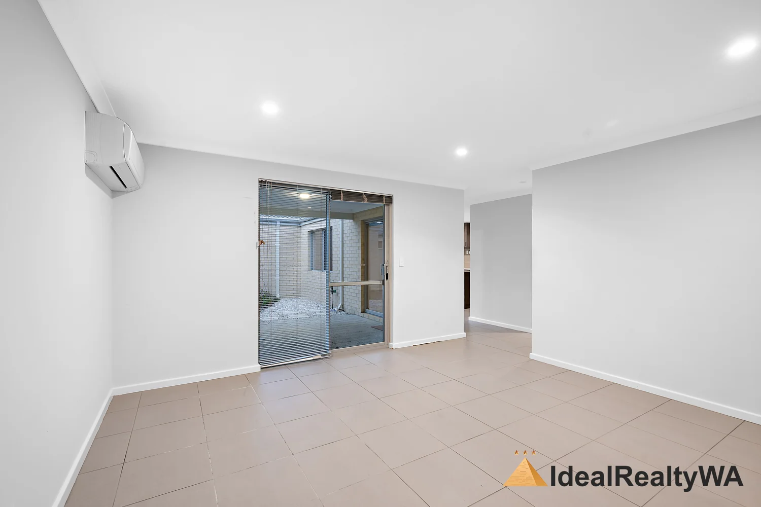 53 Lancaster Loop, Piara Waters WA 6112