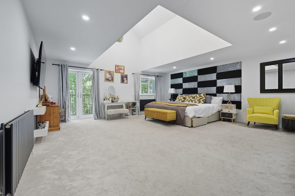 Additional image 18 of 7 bed detached house for saleWidworthy Hayes, Hutton Mount, Brentwood CM13