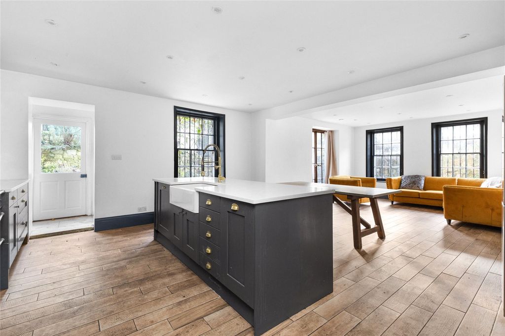 Additional image 3 of 6 bed end terrace house for salePark Crescent, Brighton, East Sussex BN2