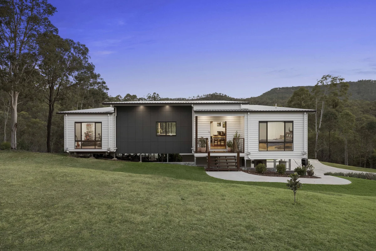 2/81 Tabletop Road, Withcott QLD 4352
