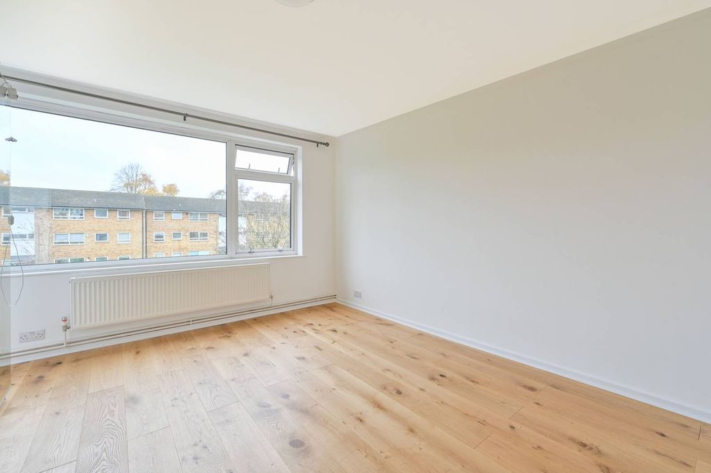 Additional image 8 of 3 bed flat for saleThe Shimmings, Guildford GU1