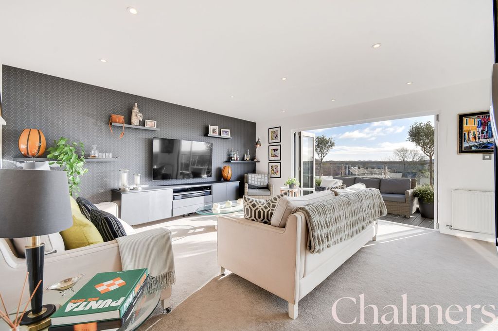 Additional image 14 of 2 bed flat for saleHigh Street, Brentwood CM14
