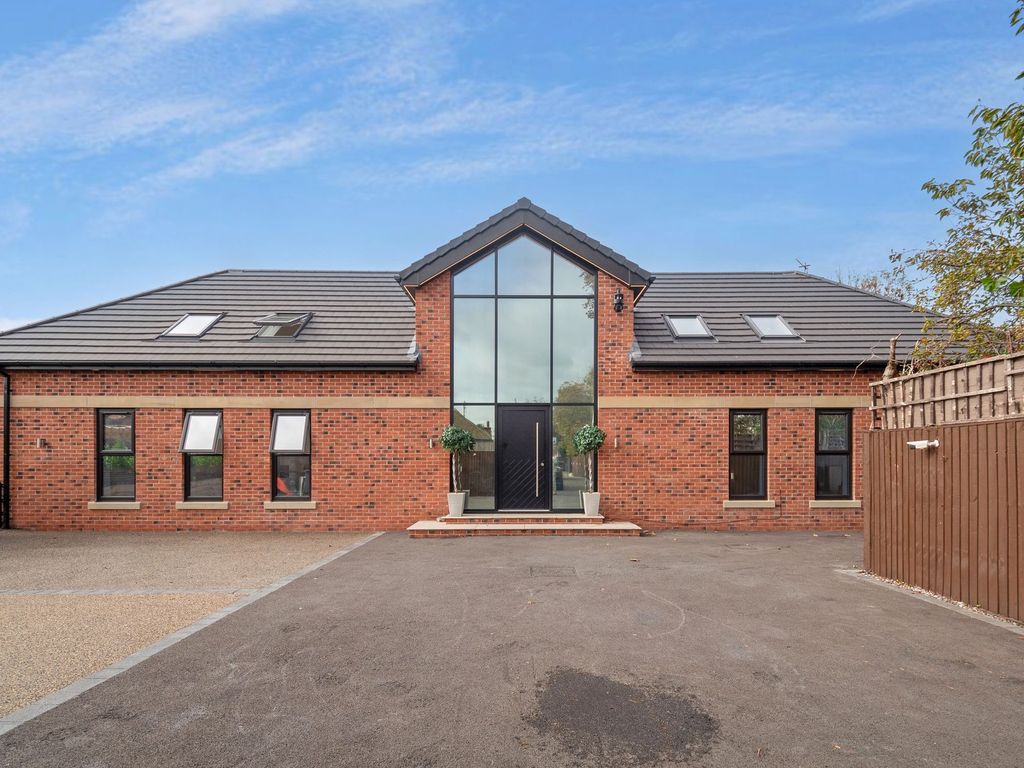Additional image 2 of 5 bed detached house for saleCommon Edge Road, Blackpool FY4