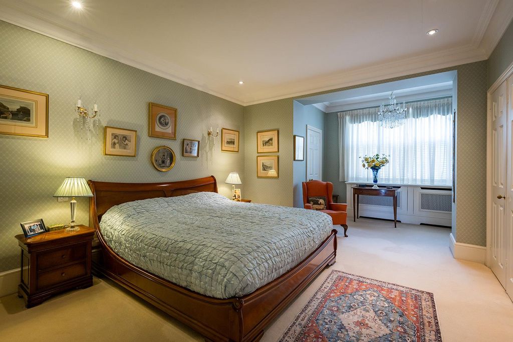 Additional image 11 of 3 bed flat for saleSnowdenham Hall, Snowdenham Lane Bramley, Guildford GU5