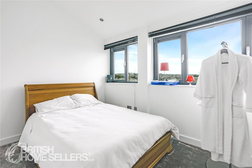 Additional image 5 of 4 bed flat for saleParsonage Way, Plymouth, Devon PL4