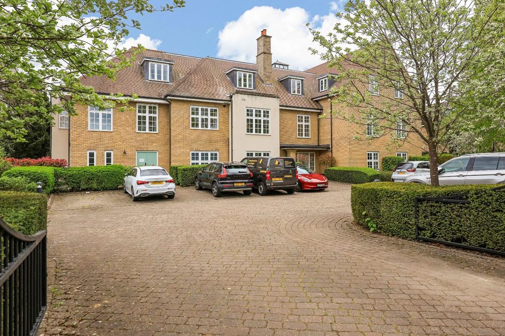 2 bed flat for sale193 Huntingdon Road, Cambridge CB3