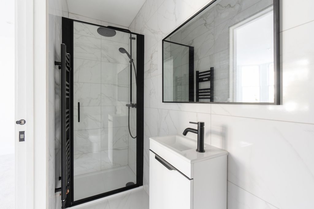 Additional image 11 of 4 bed flat for saleClermont Terrace, Brighton BN1
