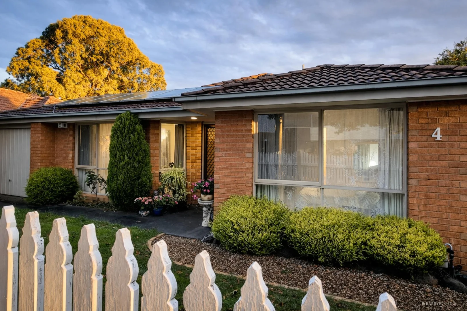 1/4 Springfield Road, Blackburn VIC 3130 photo 2