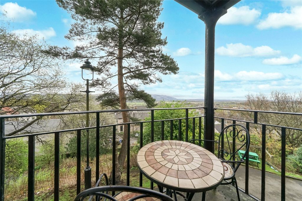 Additional image 3 of 3 bed flat for saleCastle Court, Stirling, Stirlingshire FK8