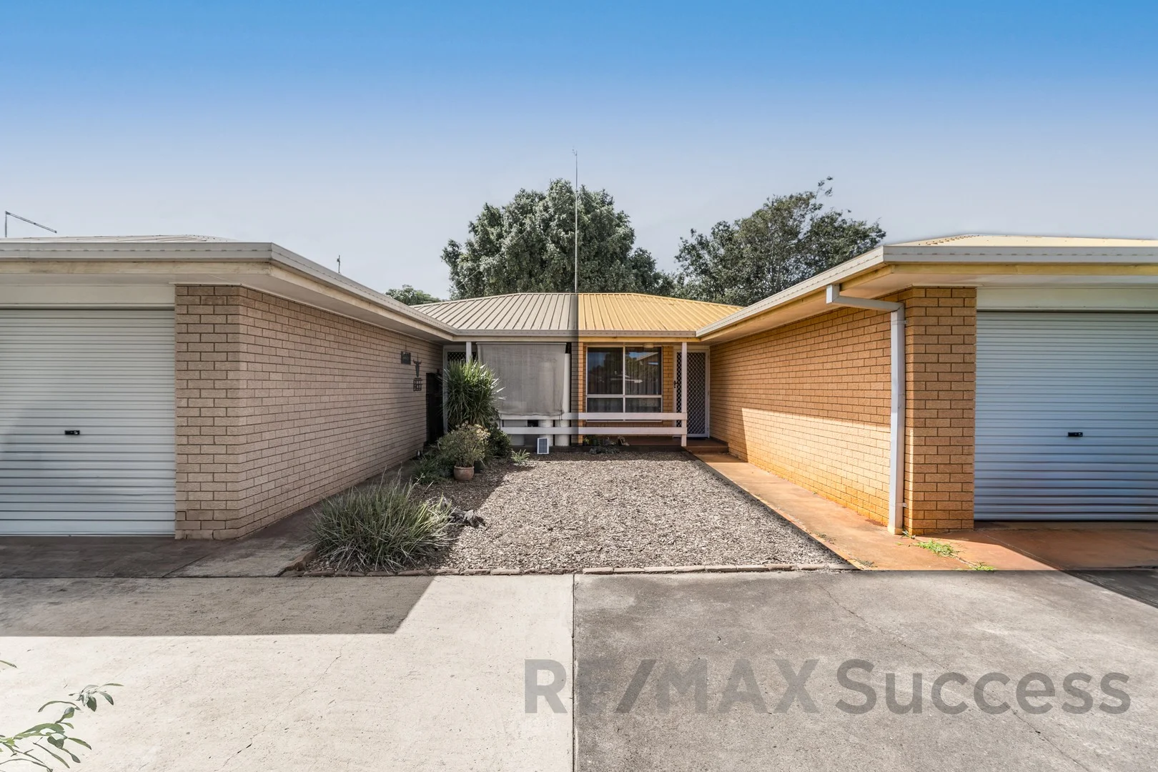 2/548 Greenwattle Street, Newtown QLD 4350