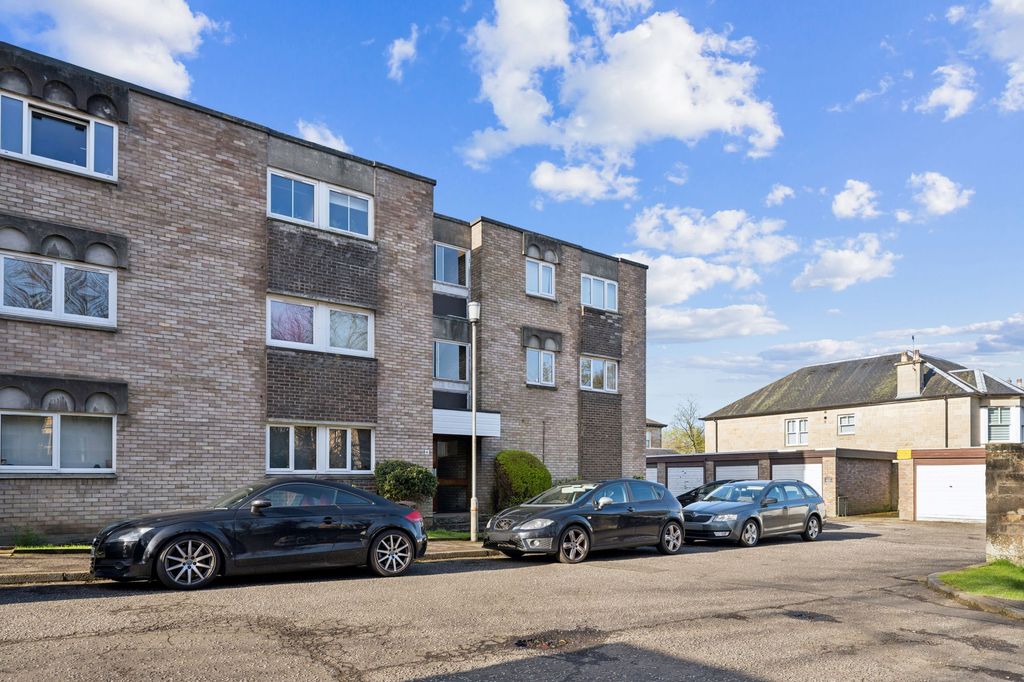 Additional image 2 of 3 bed flat for sale4 Knowehead Terrace, Flat 2/1, Pollokshields, Glasgow G41