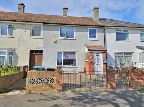 Allaway Avenue, Paulsgrove PO6