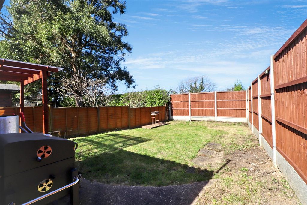 Additional image 19 of 2 bed maisonette for saleCrown Road, Borehamwood WD6