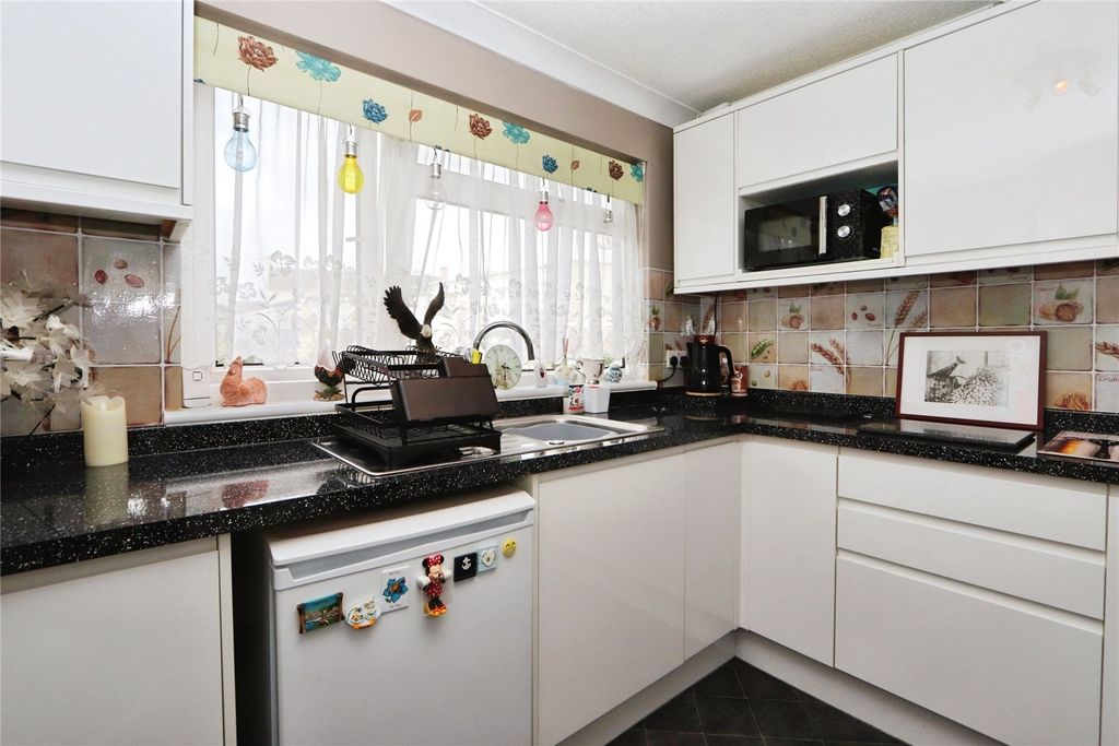 Additional image 5 of 1 bed bungalow for saleClovelly Gardens North, Bideford, Devon EX39