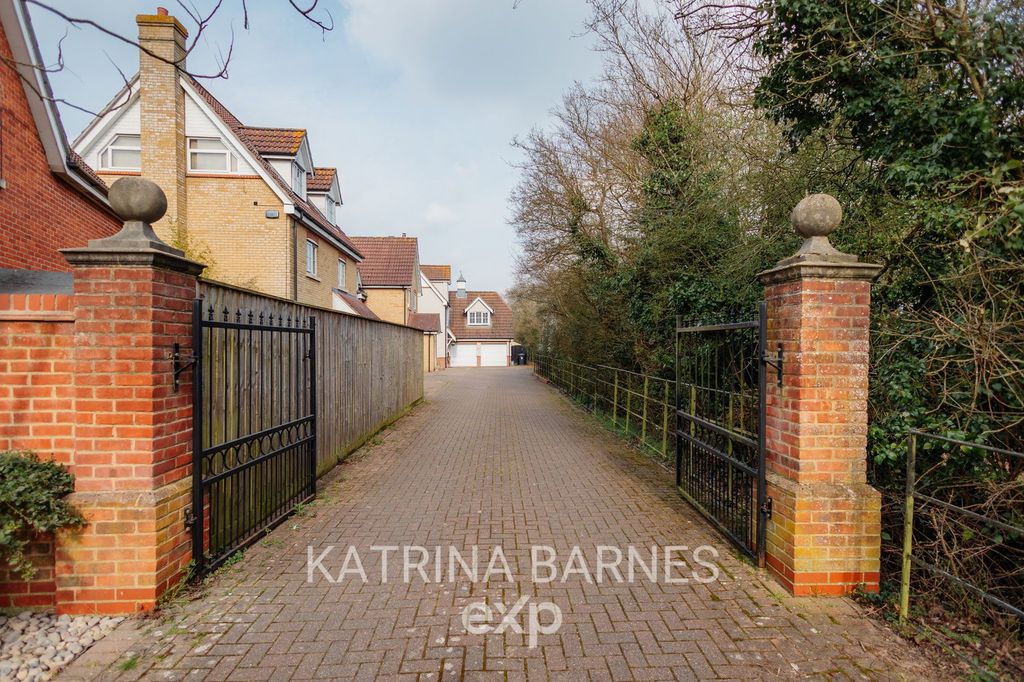 Additional image 6 of 6 bed detached house for saleGrantham Avenue, Great Notley CM77