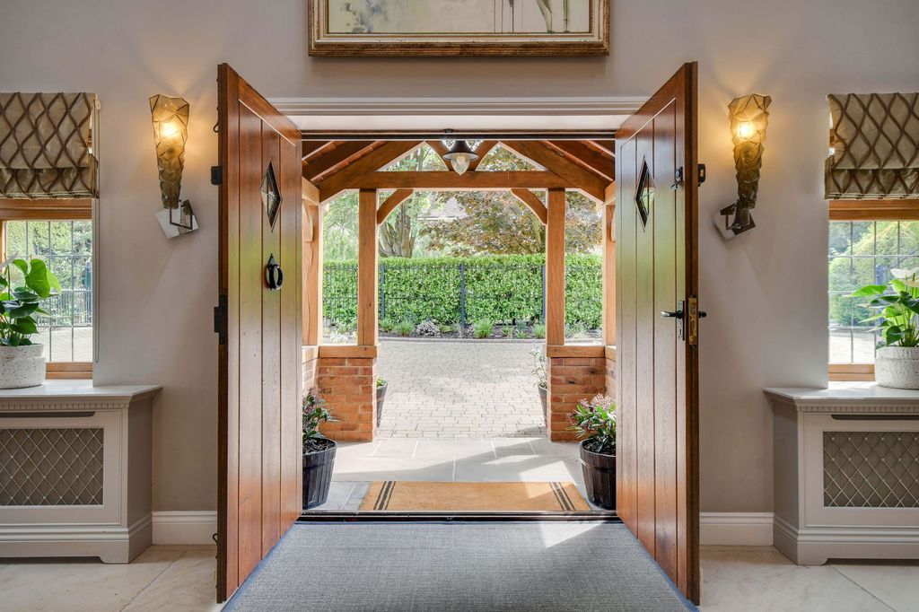 Additional image 8 of 6 bed detached house for saleChallacombe Close, Hutton Mount, Brentwood CM13