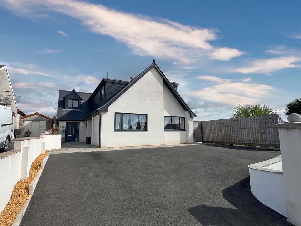 5 bed detached bungalow for salePwll Evan Ddu, Coity CF35