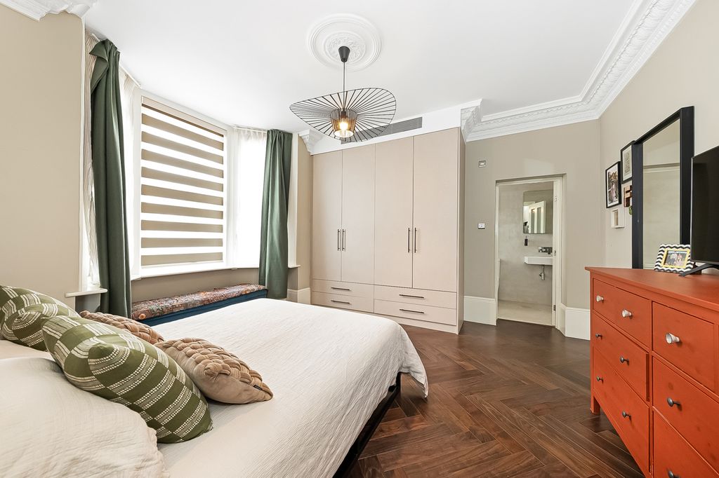 Additional image 8 of 3 bed flat for salePalace Grove, Bromley BR1