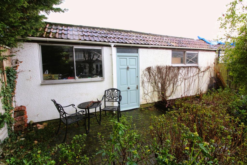 Additional image 36 of 4 bed semi-detached house for sale21 Hamp Green Rise, Bridgwater TA6