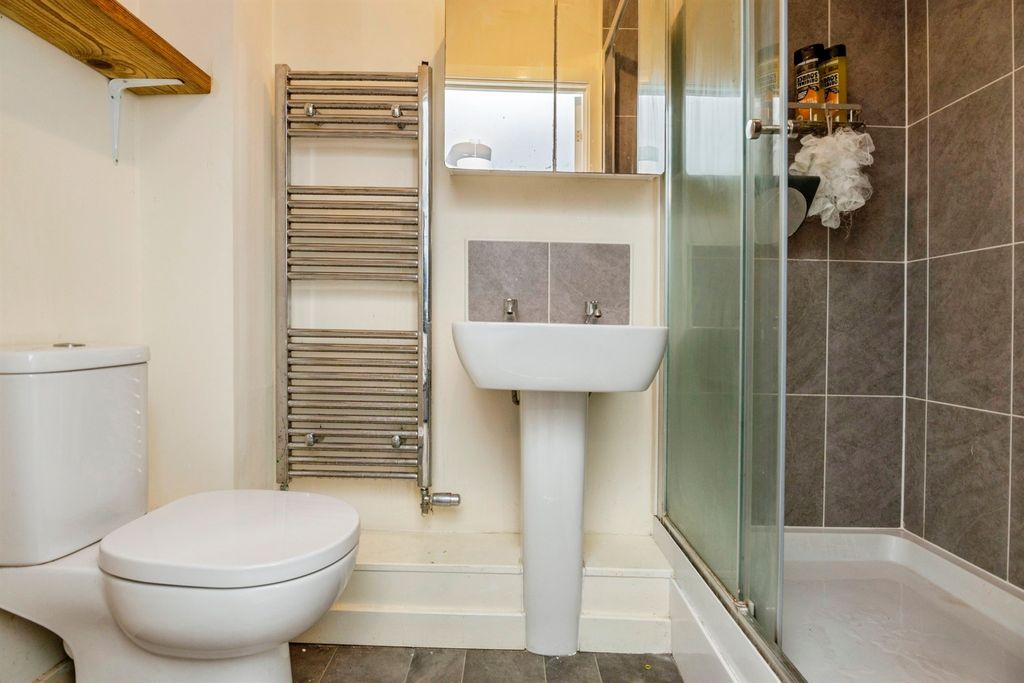 Additional image 11 of 2 bed flat for saleHill View Road, Malvern WR14