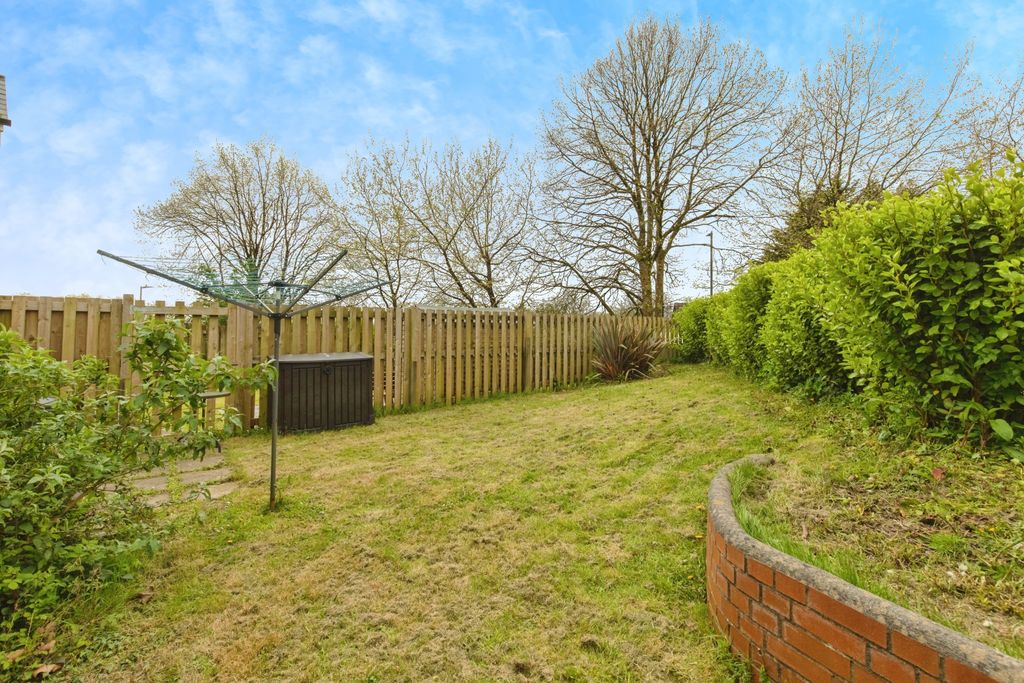 Additional image 4 of 3 bed flat for saleRoyffe Way, Bodmin, Cornwall PL31