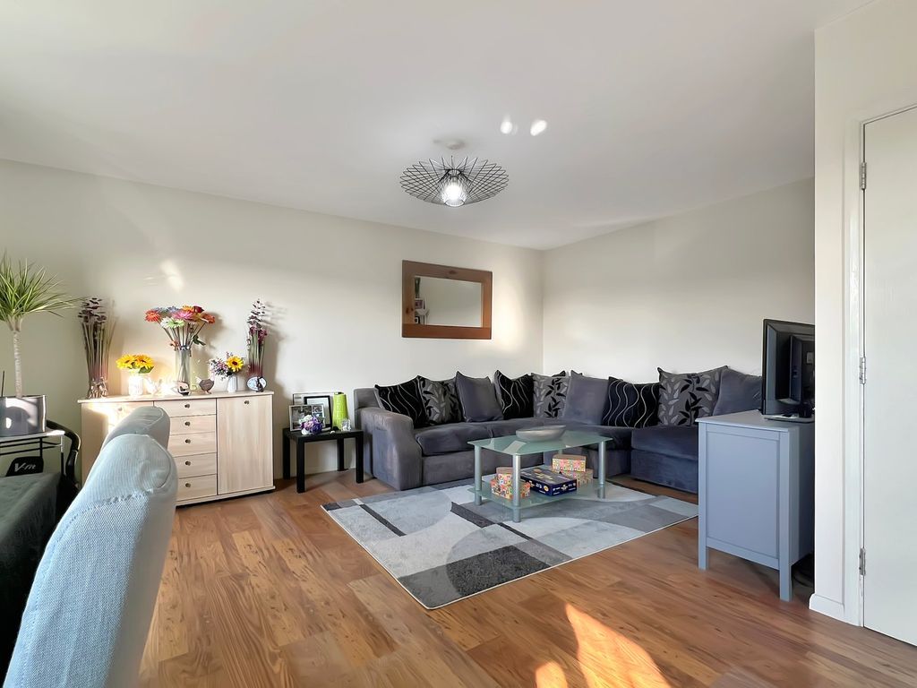 Additional image 9 of 2 bed flat for salePorters Field, Braintree CM7