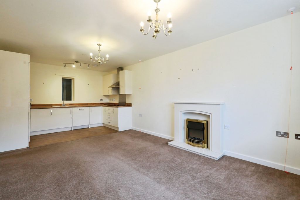 1 bed flat for saleSargent Square, Broadway, Worcestershire WR12 photo 2
