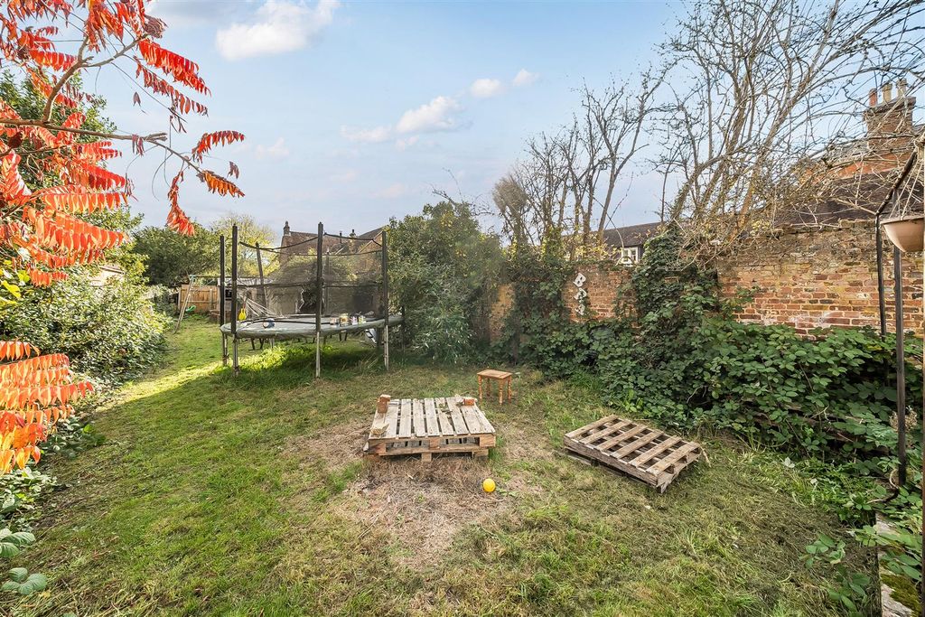 Additional image 3 of 2 bed flat for saleMarket Place, Blandford Forum DT11