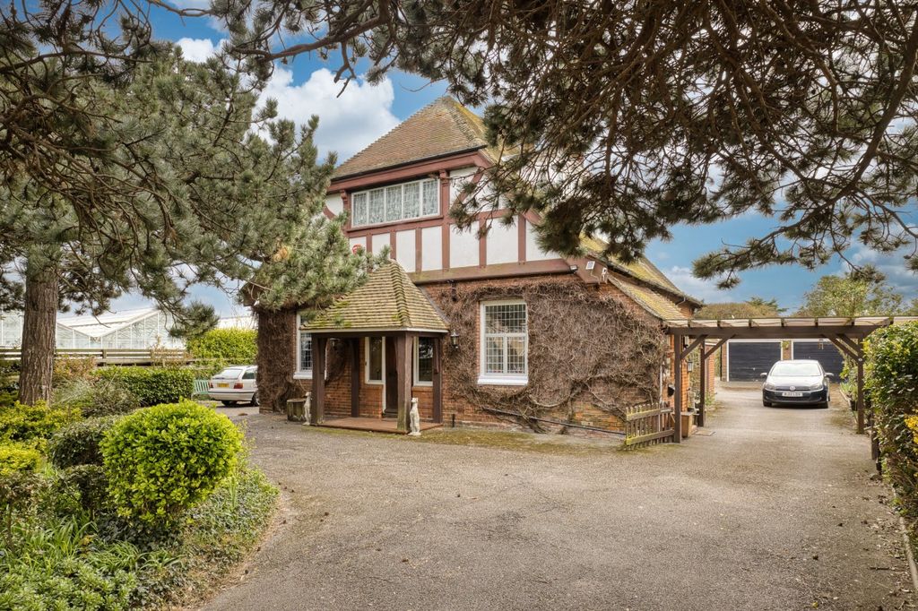 3 bed detached house for saleGeorge Hill Road, Kingsgate, Broadstairs, Kent CT10