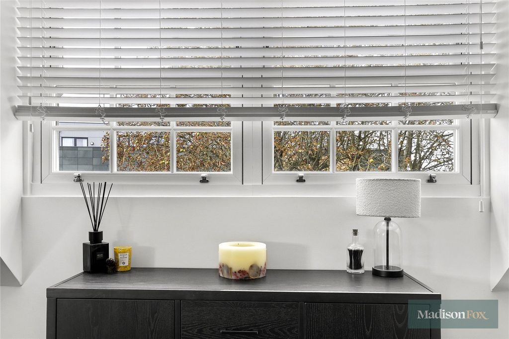 Additional image 11 of 3 bed flat for saleManor Road, Chigwell, Essex IG7