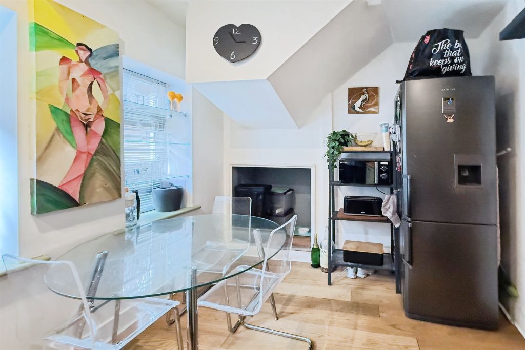 Additional image 7 of 3 bed flat for saleWest Street, Buckingham MK18