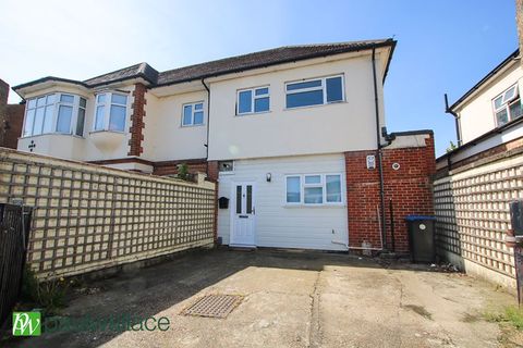 Rosemary Avenue, Enfield EN2