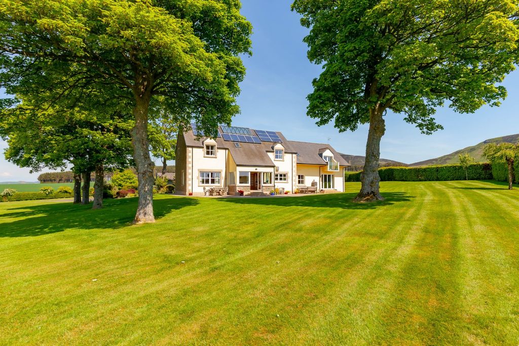 5 bed detached house for saleBy Kinross, Perthshire KY13