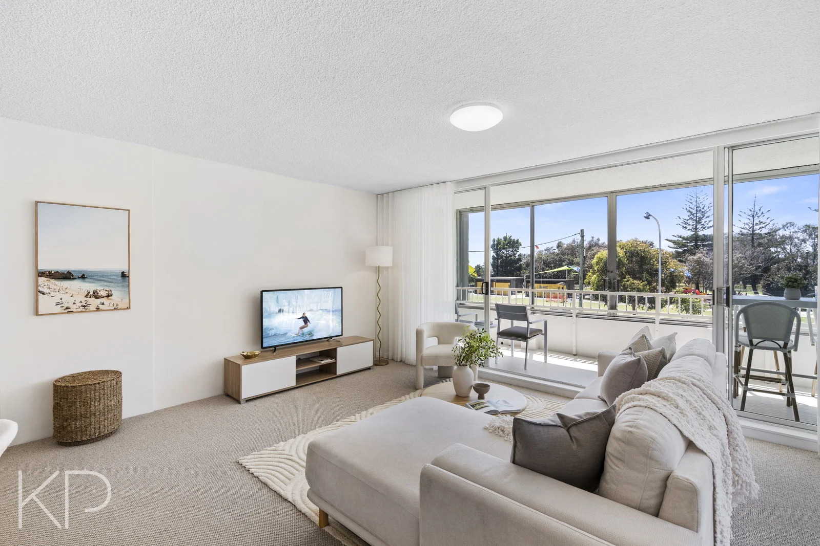 6/4 Elizabeth Avenue, Broadbeach QLD 4218 photo 4