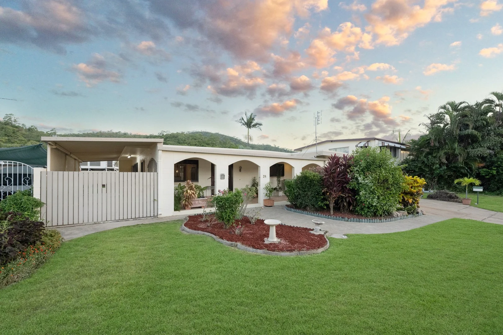 24 Lister Crescent, Wulguru QLD 4811