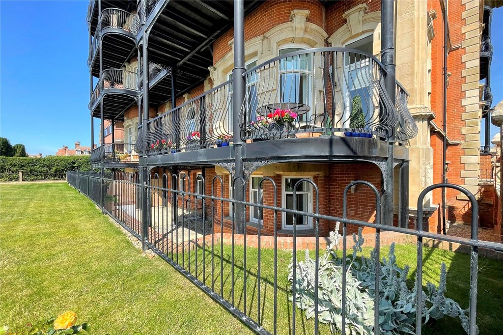 Additional image 10 of 2 bed flat for saleChevalier Road, Felixstowe, Suffolk IP11